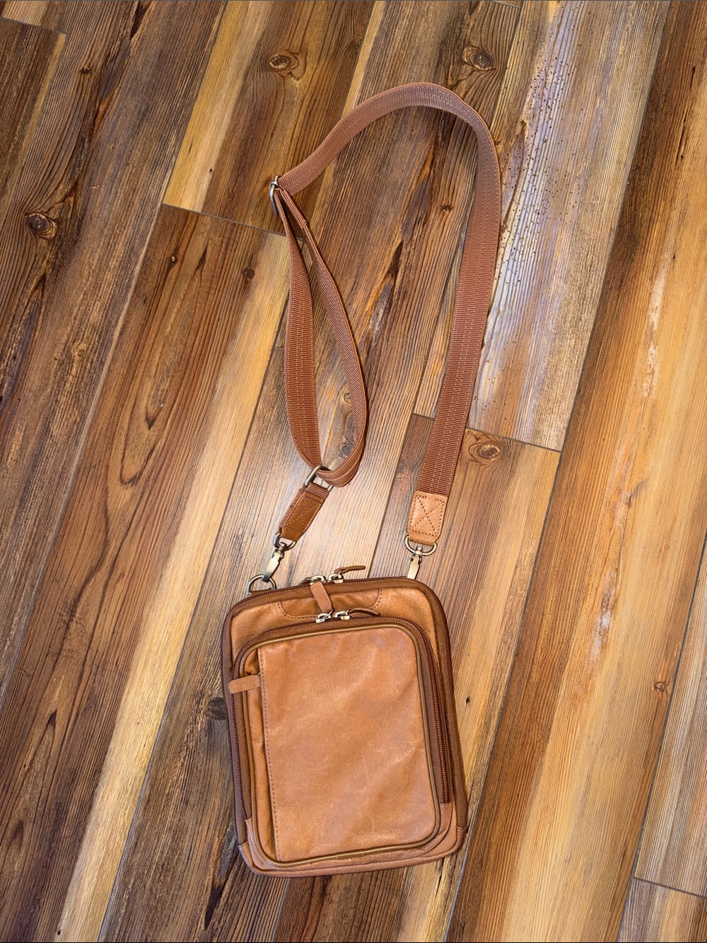 Gun Tote’n Mamas U.S. Bison Leather Raven Cross Body Bag